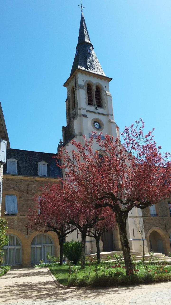 Accueil Du Couvent De Malet 호텔 Saint-Côme-dʼOlt 외부 사진